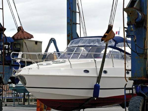 游艇吊的吊裝設(shè)備：游艇吊裝需要哪些設(shè)備和工具？